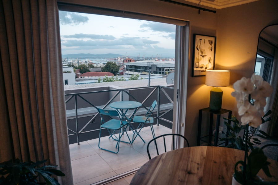 2 Bedroom Property for Sale in Green Point Western Cape